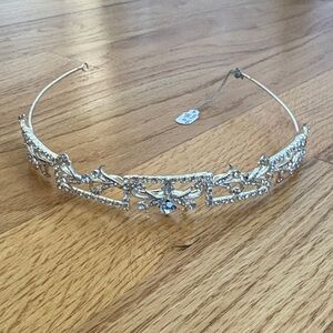 Elegant Silver Tiara with Crystal Accents